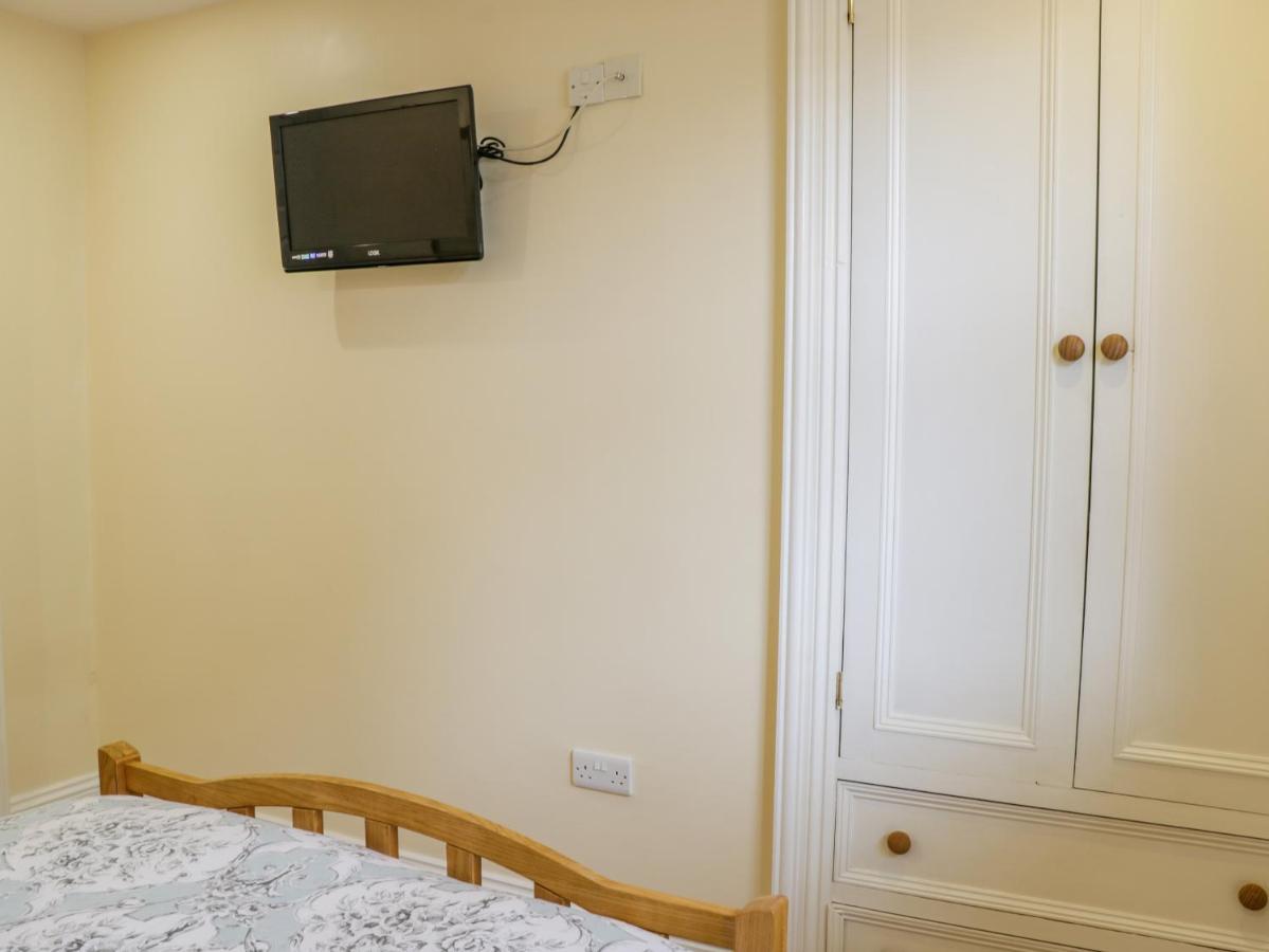 Apartment 6 惠特比 外观 照片